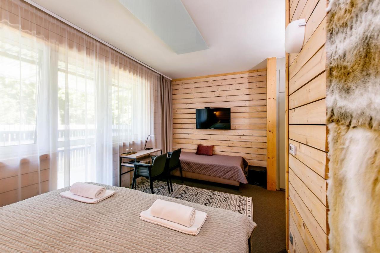 Hotel Veverica เตร็นชีน ภายนอก รูปภาพ