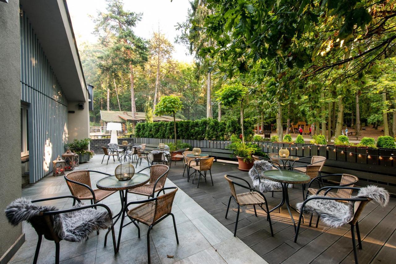 Hotel Veverica เตร็นชีน ภายนอก รูปภาพ